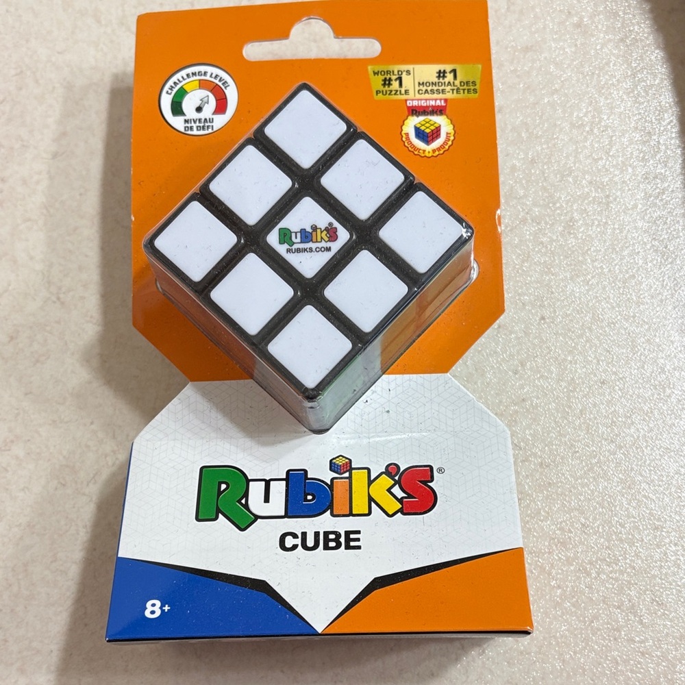 Cube - Classic Black and White Puzzle